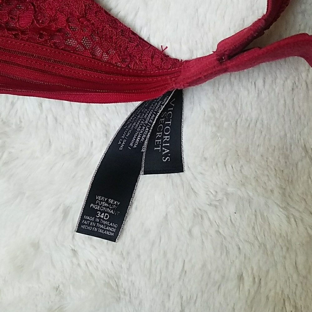 Victoria's Secret Very Sexy Lace Push Up Bra - Picture 3 of 3
